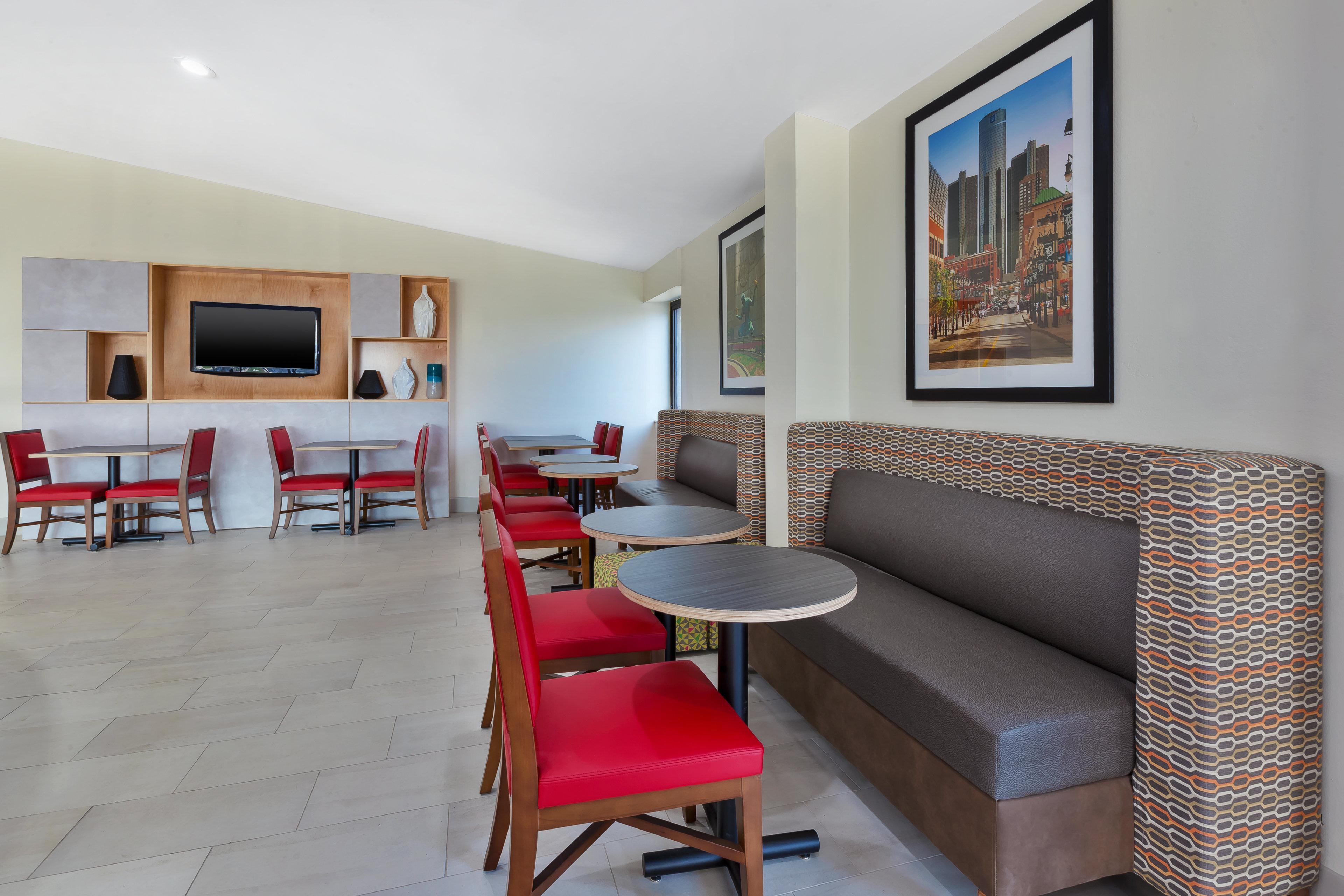 Holiday Inn Express Detroit-Warren/General Motors Technology Center By Ihg Exterior foto
